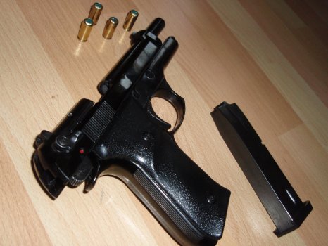Beretta M92F  9mm plyn (2)